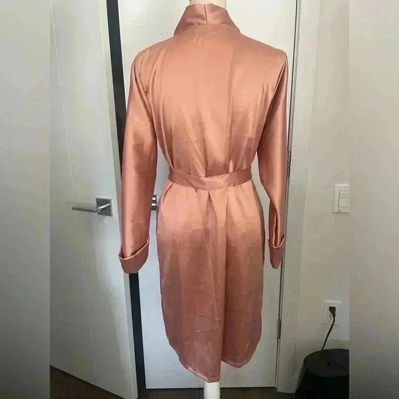 Anna Kay Robe - Picture 4 of 6